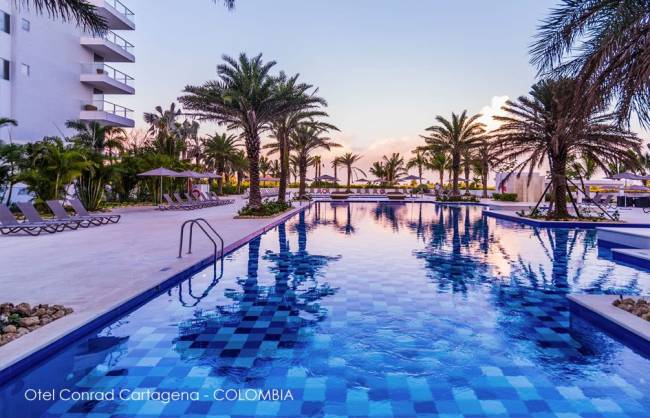 Шезлонг-лежак металлический Wave белый, синий 1910х715х300 мм Шезлонг-лежак металлический Wave белый, синий 1910х715х300 мм