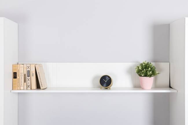 Тумба для ТВ с двумя навесными полкой Валенсия цвет белый шагрень