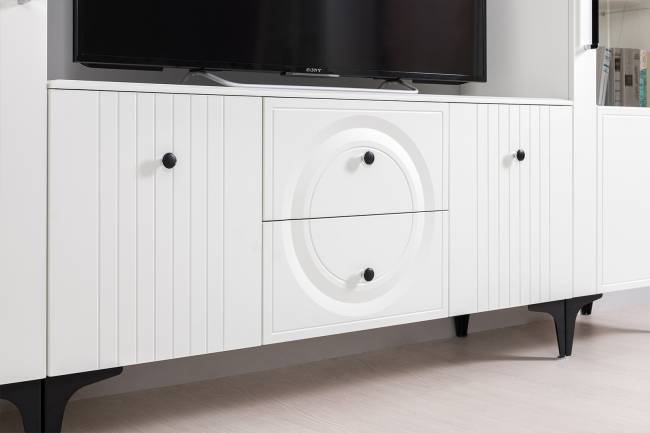 Тумба для ТВ с двумя навесными полкой Валенсия цвет белый шагрень